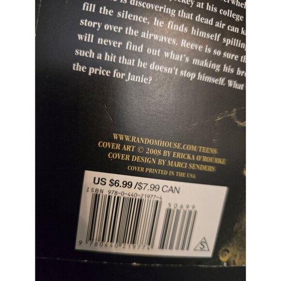 The Voice on the Radio by Caroline B. Cooney Horror Paperback Book - Picture 4 of 7